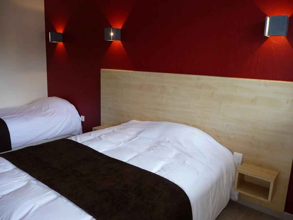 La Godiniere Hotel Cholet Phòng bức ảnh