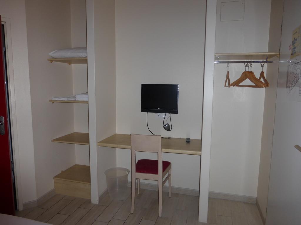 La Godiniere Hotel Cholet Ngoại thất bức ảnh